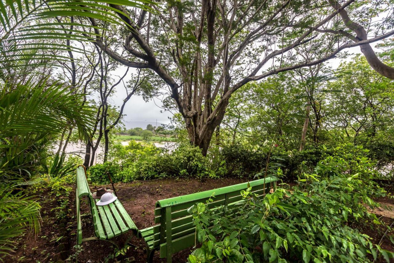 Saffronstays Firdaus Baug Khamshet Bagian luar foto
